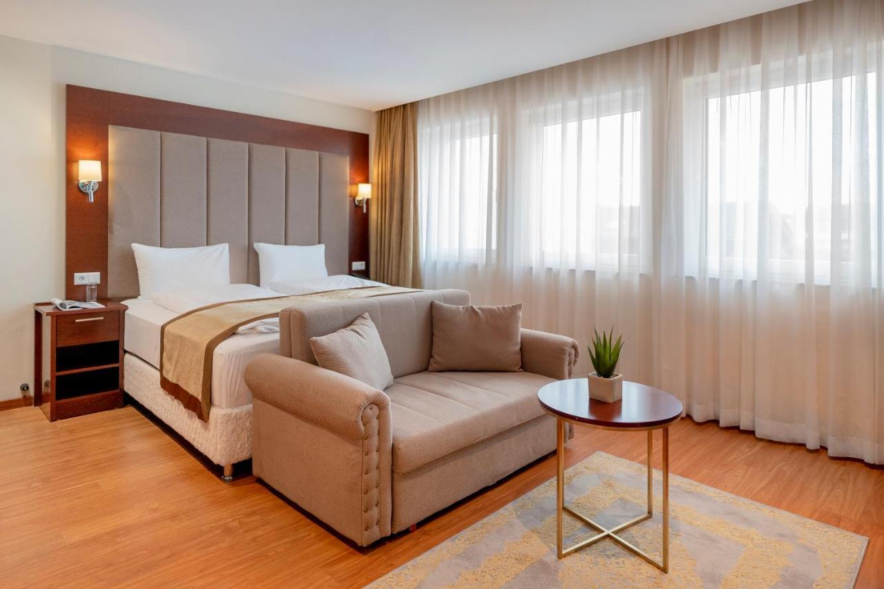 Palast Hotel 3*