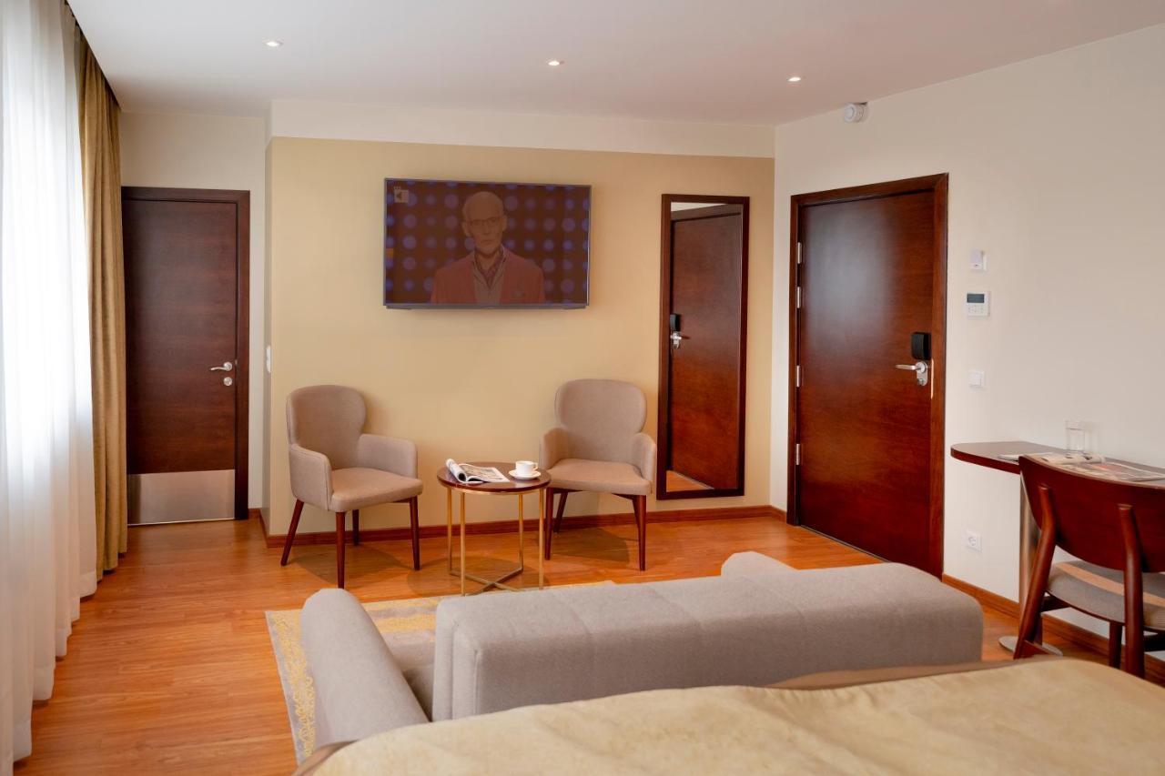 Palast Hotel 3*